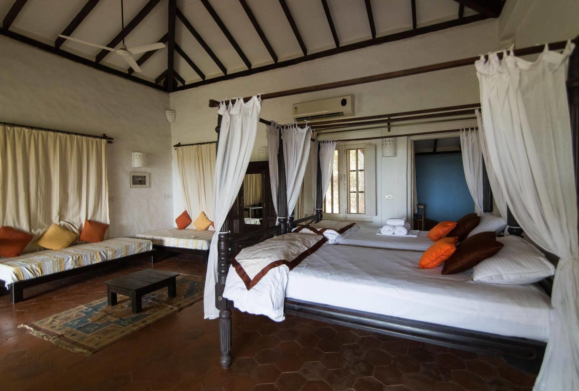 Wildflower Villas - All Villa Hotel, Family Run Candolim Ngoại thất bức ảnh